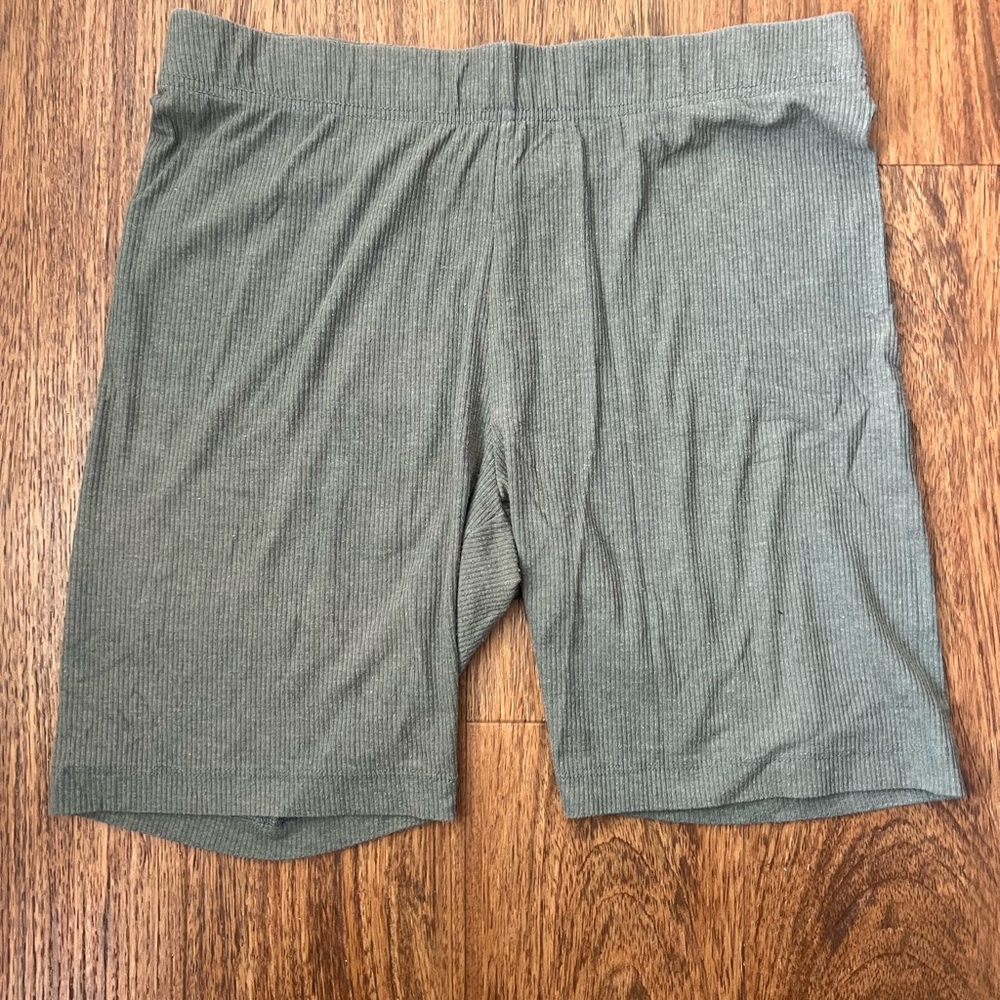 Old Navy Gray High Waisted Ribbed Shorts Size Large